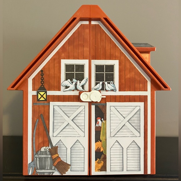 Playmobil Take-Along Barn with Handle, Full of Accessories - Picture 6 of 16